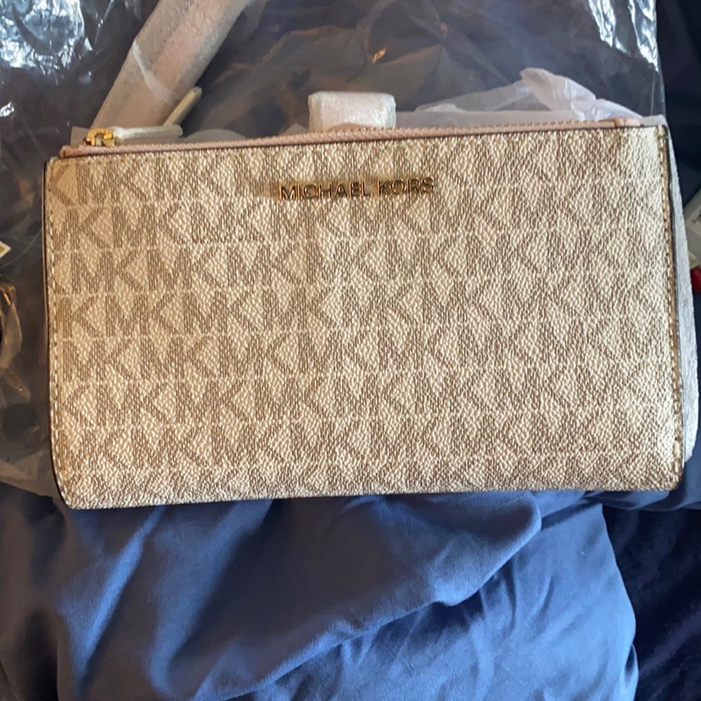 Michael Kors Wristlet